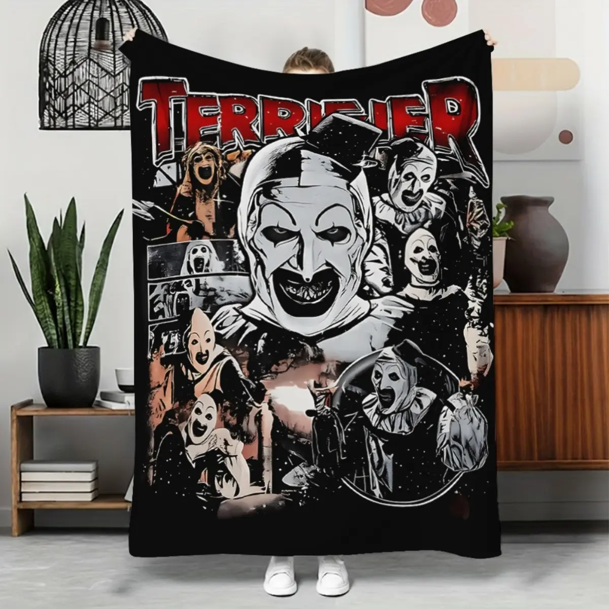 Terrier Horror Movie Theme Flannel Throw Blanket - Lightweight Cozy Soft Fleece Blanket with Scary Clown Design, Ideal for Couch/Bed Use, Perfect Gift for Horror Film Enthusiasts for Father's Day, Valentine's Day