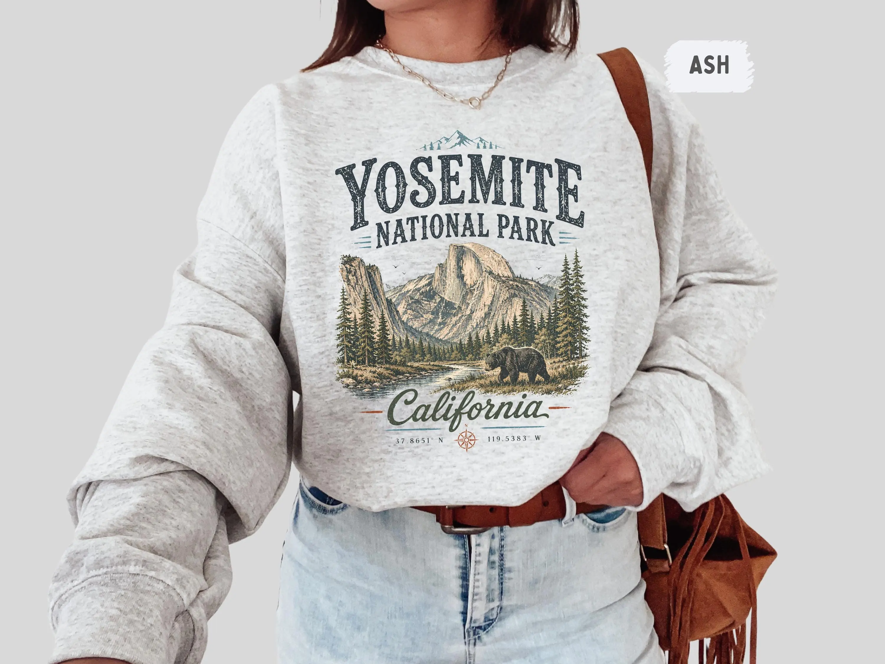 Yosemite National Park Sweatshirt, California Bear Mountain Crewneck, Vintage Hiking Camping Gift, Unisex Pullover