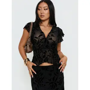 Giuliana Top Leaf Flower Black