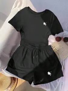 Women's Summer 2-Piece Casual Shorts Set, Knight Pattern Print Short Sleeve Top, Comfort Beach Vacation Wear, Ideal for Outdoor Activities, Womenswear Clothes