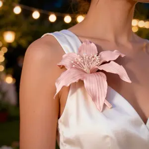 Lily Flower Brooch with Adjustable Petals Elegant Floral Pin Keepsake Unique Gift Meaningful Gift for Her Perfect for Any Occasion