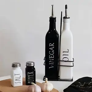 1 Set Powder Shaker + Oil Dispenser + Stand – Cute Modern Retro Glass Spice Bottles, Stylish Black & White Olive Oil Containers, Kitchenware, Kitchen Gadgets – Perfect for Any Kitchen