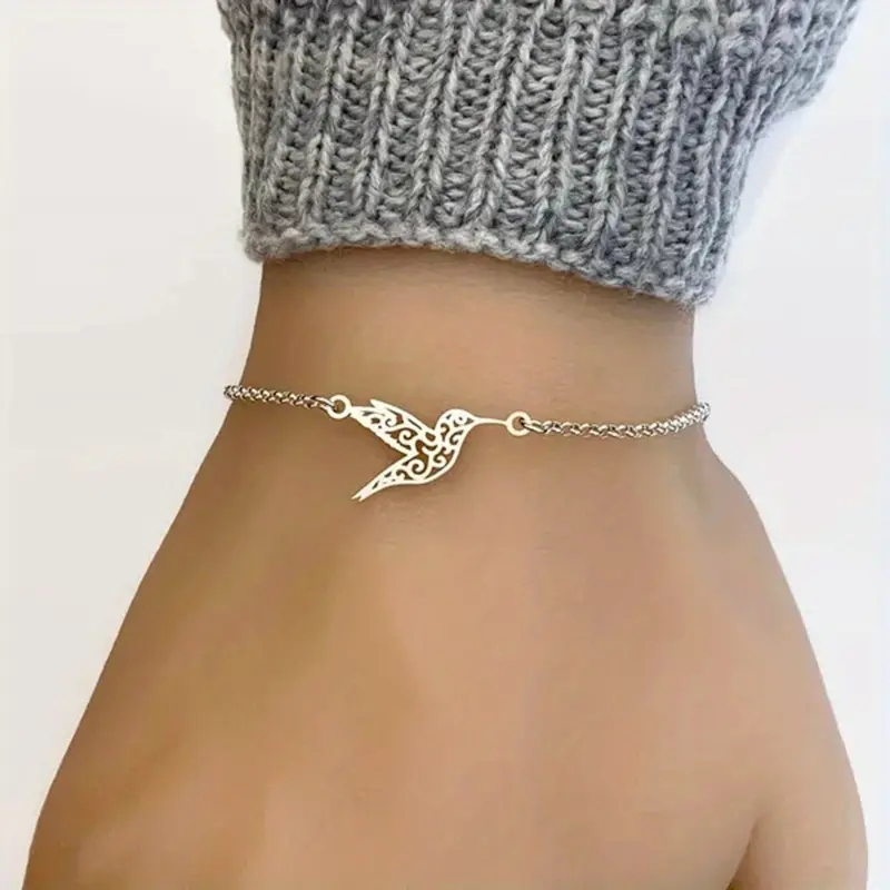 Elegant Stainless Steel Hummingbird Bracelet - A Fashionable Neutral Accessory Suitable For Both Men And Women, Perfect For Any Occasion