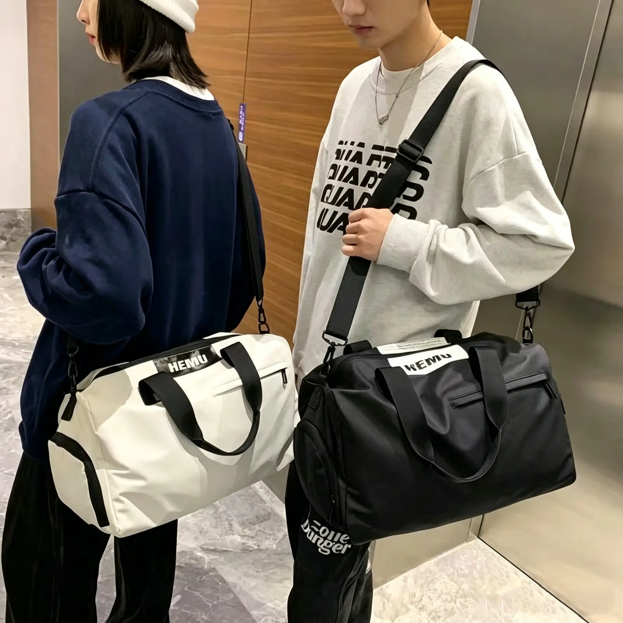 Travel luggage bag, waterproof weekend travel bag, lady's carry-on handbag, man's luggage bag for exercise and fitness, work and delivery hospital bag, overnight luggage bag, travel bag