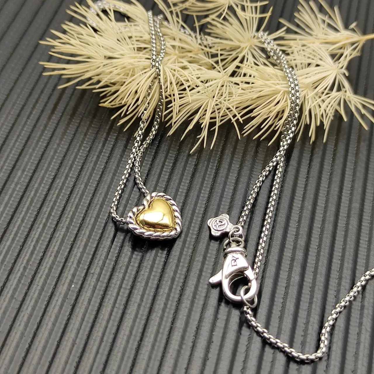NEW Two-Tone Split Heart Pendant Necklace for Women | 1.5mm Thick Cable Chain 45cm + 5cm Adjustable Extender | Gold & Silver Tone Layering Choker | Dainty Minimalist Stackable Jewelry for Everyday Wear or Gift