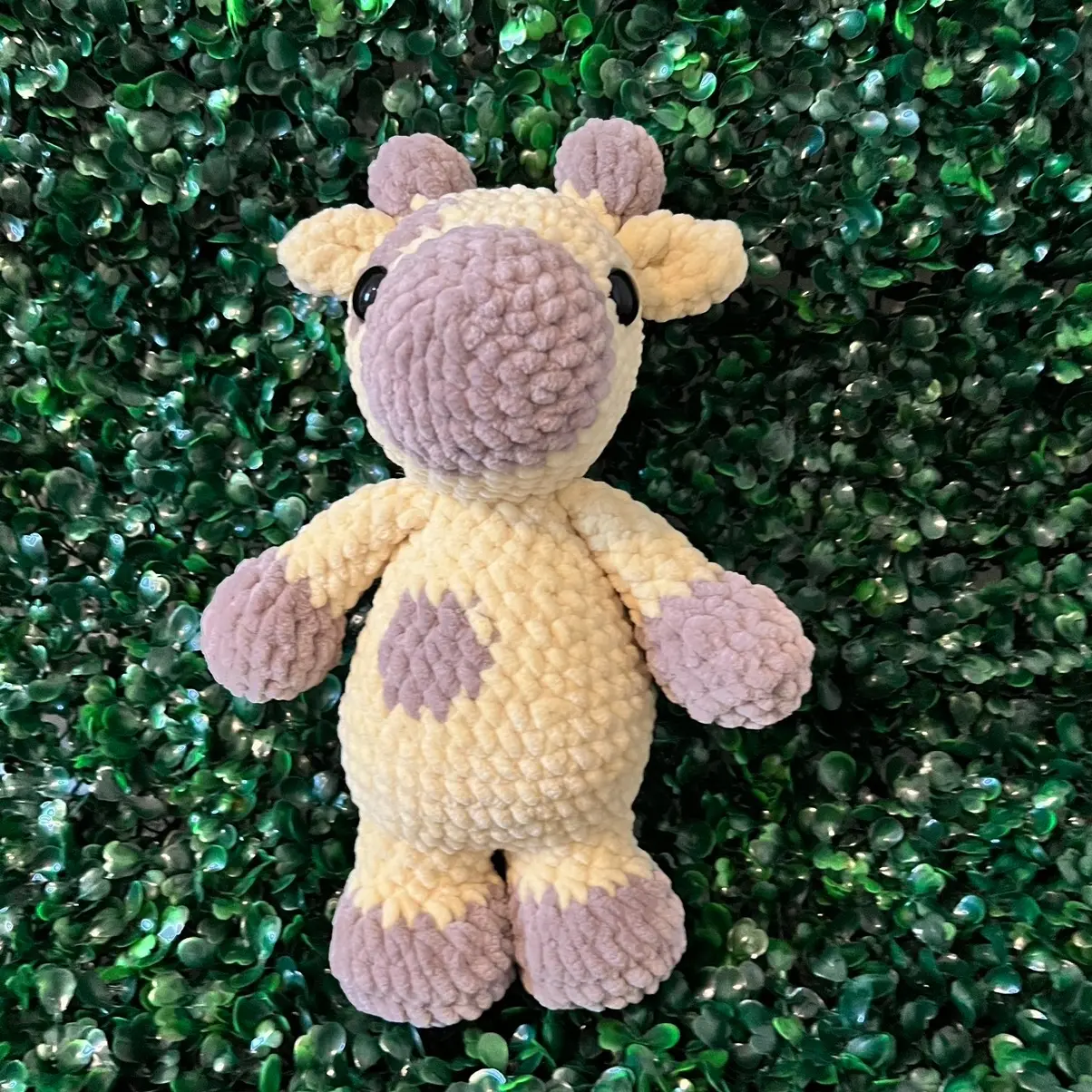 Handcrafted Crochet Giraffe Toy in Vibrant Yellow for Imaginative Playtime and Bedtime Companionship