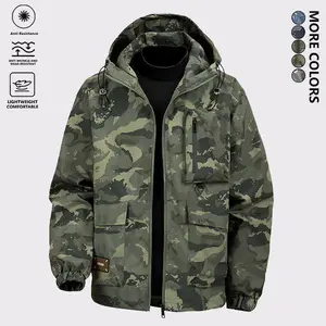 Men’s autumn–winter camouflage windproof hooded jacket—stylish multi-pocket functional outdoor workwear coat with large pockets and a drawstring hood—suitable for daily casual wear, mountain climbing, hiking, and camping.
