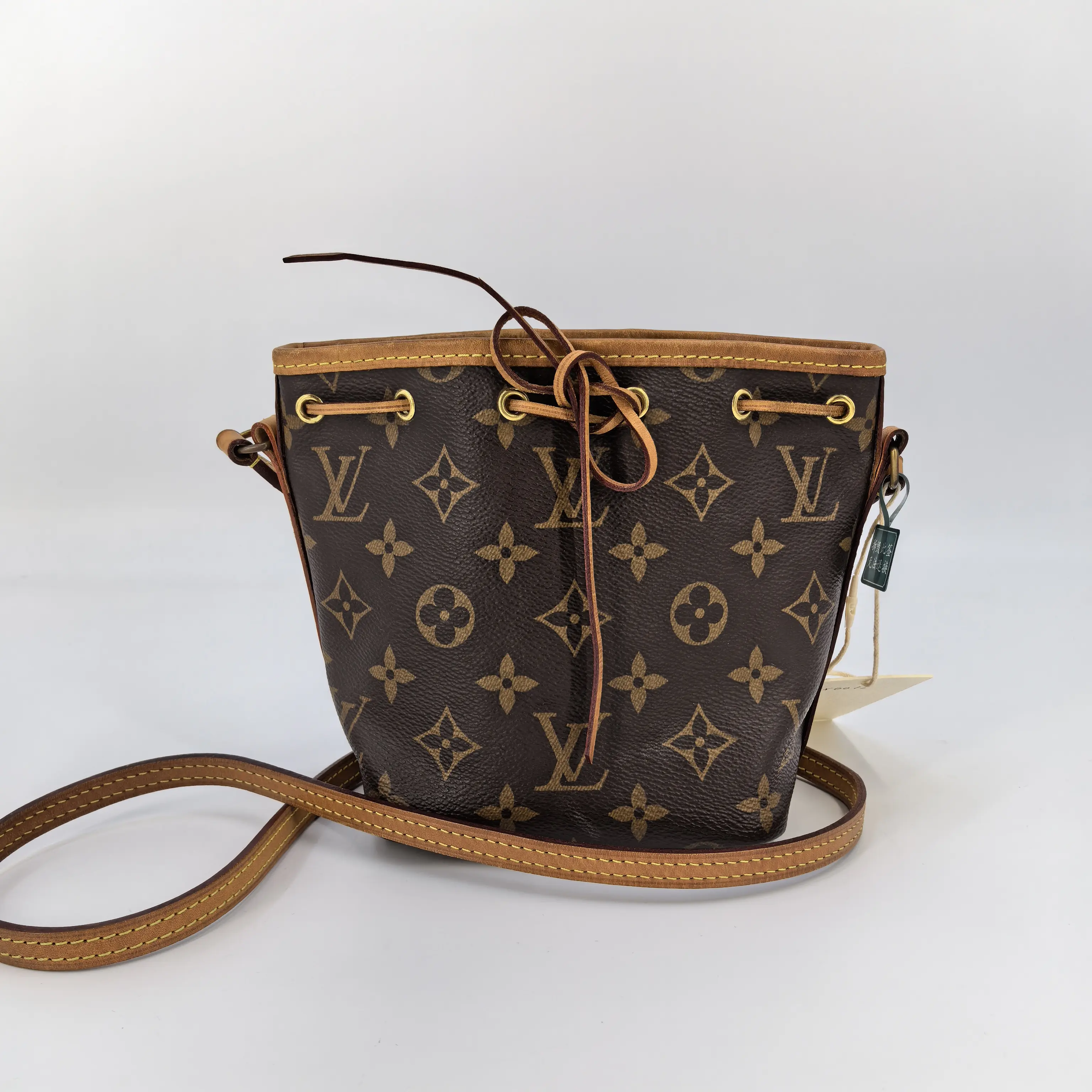 Pre-owned Louis Vuitton leather Shoulder Bags Monogram Nano Noe Shoulder Bag JX0012 NO2