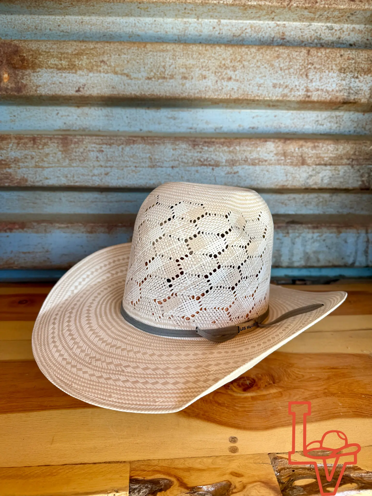 Los Vaqueros Straw Hat Open Tall Crown Honeycomb Tan/White