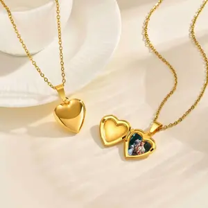 Heart-shaped photo box necklace with hollow six-pointed star, love heart photo box pendant, zirconia inlaid, can be opened, simple and elegant, memorable gift, jewelry for couples, family and friends. Gold Plated Amulet womens gifts necklace