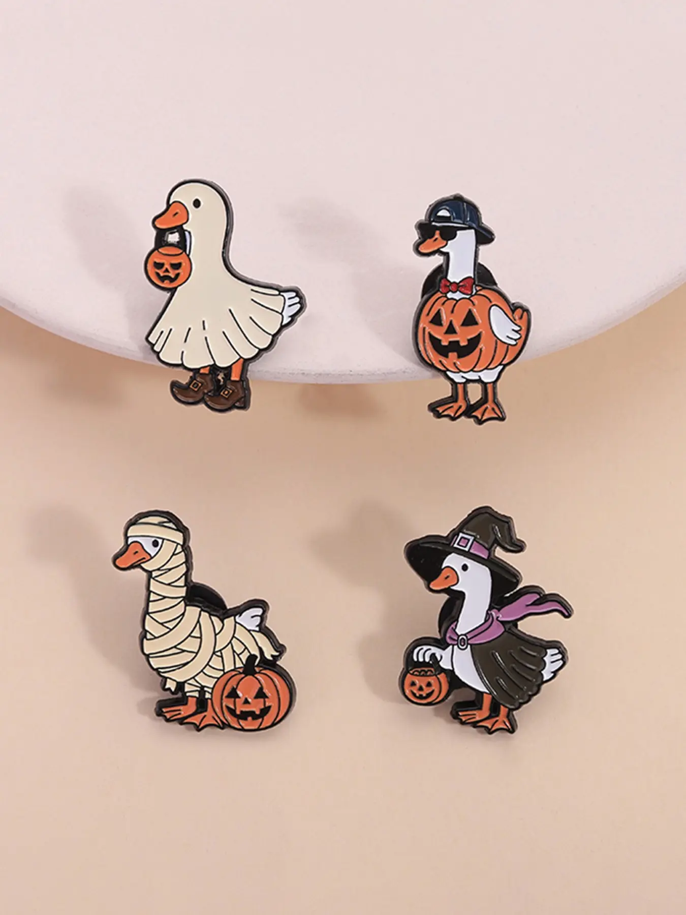 Halloween Pet Costume Party Festive Events Decorations, Pumpkin Duck & Bandage Duck Badges, Fun Animal Dress-Up Accessories for Pets