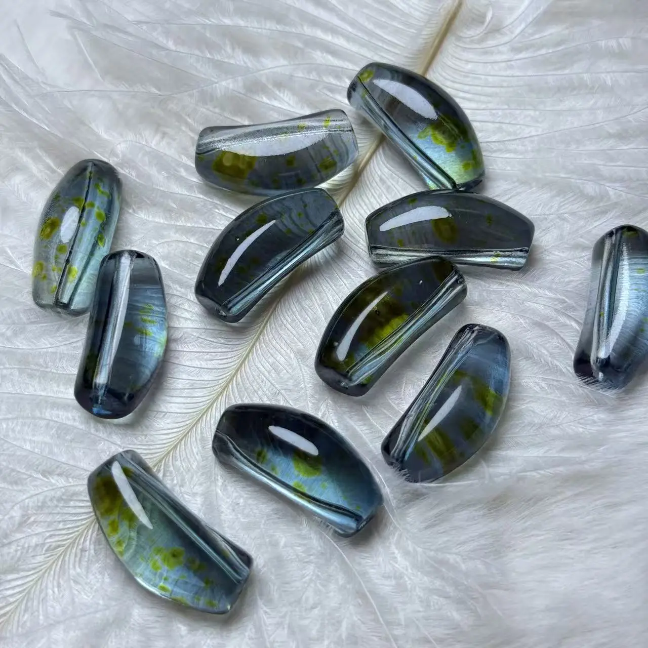 【AG1-12】Horizontal Hole Curved Tube Glass Beads 75ml