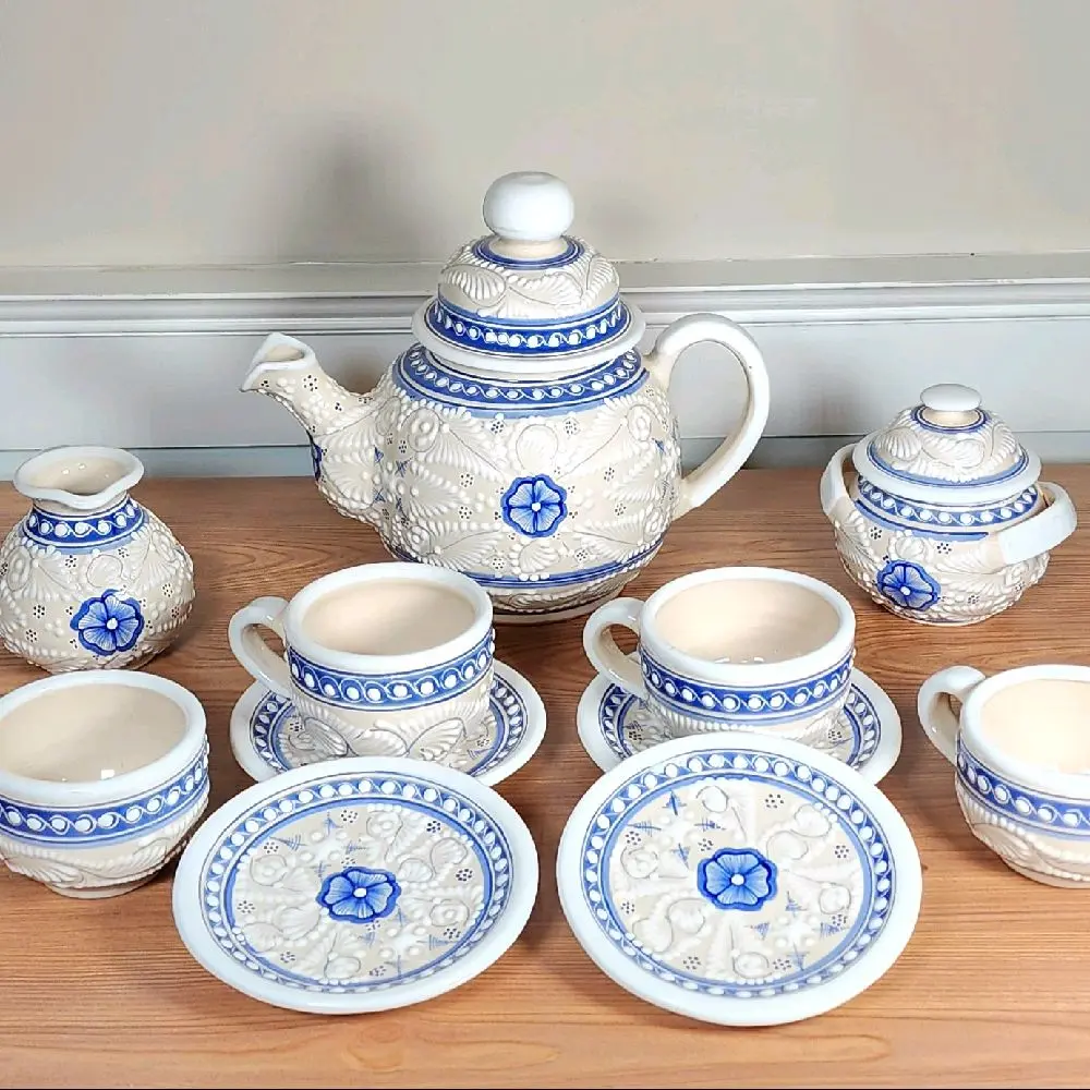 Set chocolatero Tetera + Azucarera +Cremera + 4 platos + 4 tazas