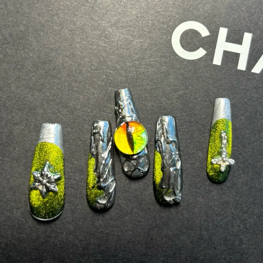 Dragon eye press on nails