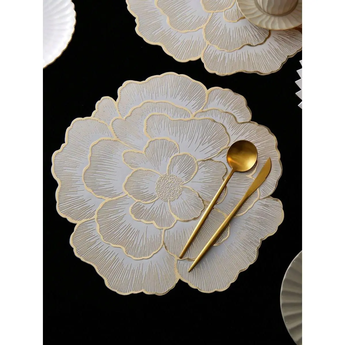 Gold Flower Motif PVC Placemats & Coasters (1-8pcs) - Washable, Non-Slip, Heat-Resistant Disposable Indoor Home Supplies for Holiday, Daily Use in Living Room, Kitchen Decor