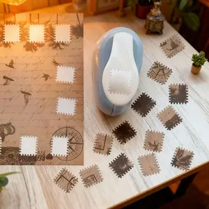 Hole puncher and embossing tool, manual floral design paper hole punch, made of durable plastic, suitable for scrapbook, diary and card making