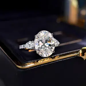 The brilliant shine of the pigeon egg is comparable to the ice-flake cut of a simulated moissanite engagement ring for women, a fashionable and elegant wedding ring