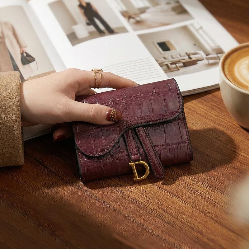 Crocodile Embossed Wallet with Gold Charm Women's PU Leather Card Holder Clutch Stylish Compact Wallet for Daily & Casual Use Burgundy