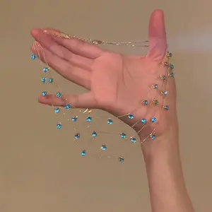 Multi-layered blue crystal pendant necklace, niche fashion, light luxury, elegant collarbone chain