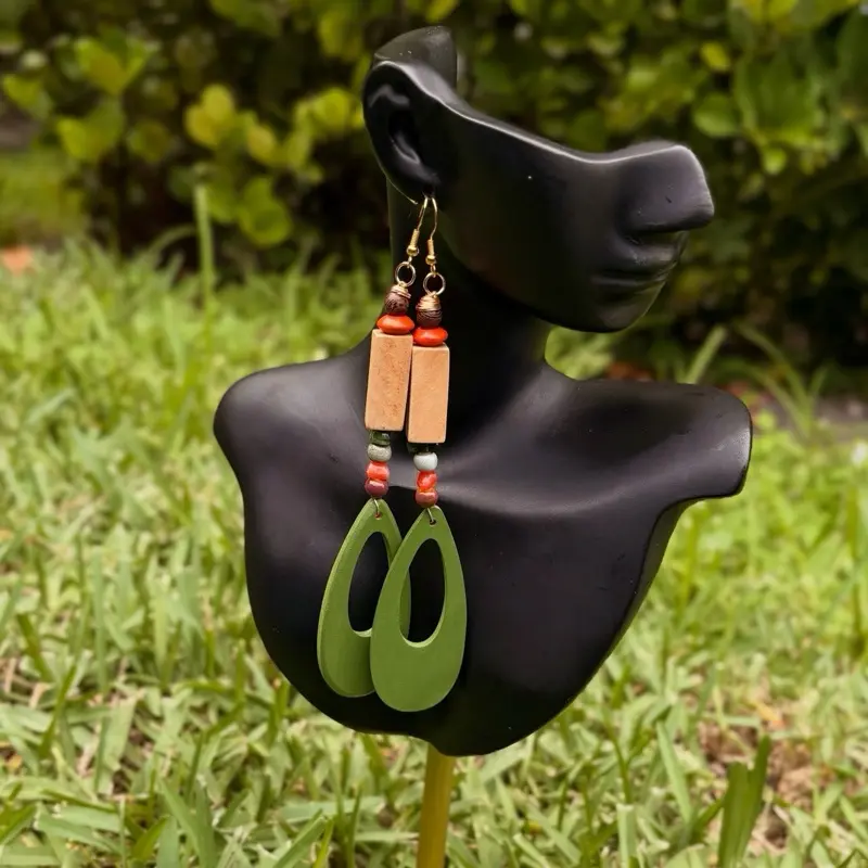 Artisanal earrings
