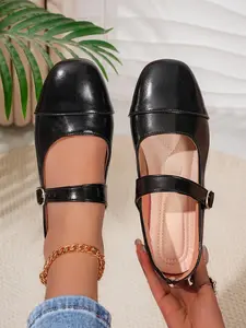 Women's vintage Mary Jane Style flat shoes, square-toe patent leather ballet flats, with adjustable buckle, Adjustable Mary Janes, comfortable and non-slip casual shoes, suitable for work, office, daily wear, elegant women's flats.