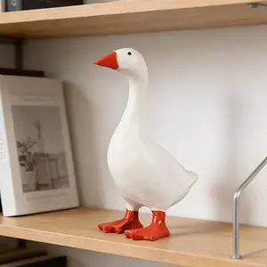 Resin Funny Goose Figurine - Magnetic Key Holder, Cute Desk Accessory, Aesthetic Home Decor, Coworker Gift Trendy Doll