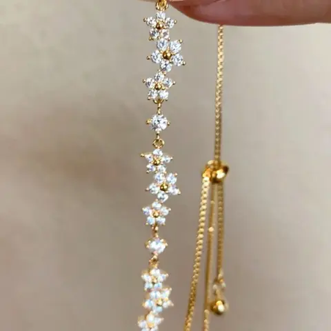 Elegant Adjustable Zircon Flower Bracelet for Women, Casual Style Accessory, Perfect for Daily Wear, Holiday Gifts, Elegant Jewelry Bracelet, Hand Chain Jewelry