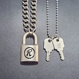 lock necklace cannot be unlocked, matte fog sand male punk R lock vintage necklace couple