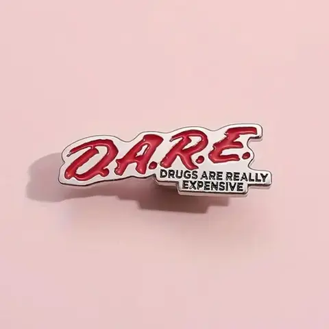 Daring Letter Design Brooch, Durable Metal Pins, Cute Enamel Pin, Novelty Alloy Brooch for Women & Men Fall Used, Fashion Jewelry Accessories for Daily Wear, Girl Fashion Accessory, Hat Pins, Brooch Clip, Lapel Pin