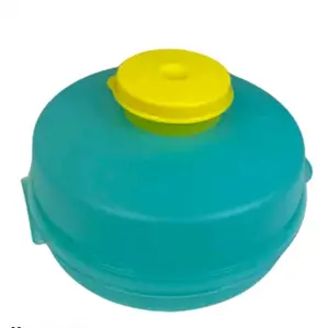 Bagel keeper Tupperware brands comes with mini smidget for jelly cream cheese peanut butter