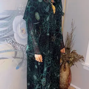 Emerald Green & Gold Printed Abaya with Intricate Leaf Patterns and Gold Accents for Elegance