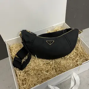 Pre-owned PRADA Nylon Shoulder Bags 7.8'' R3739 Shoulder Bag C14307460521 0404 T1 Chloe