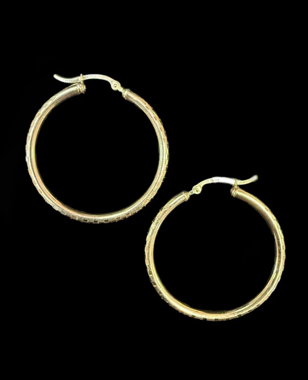 Ali Jewelers Women's Classic Solid Metal Hoop Earrings - 10 Karat Yellow Gold, Medium Polished Finish, 4.0g Daily Wear Jewelry