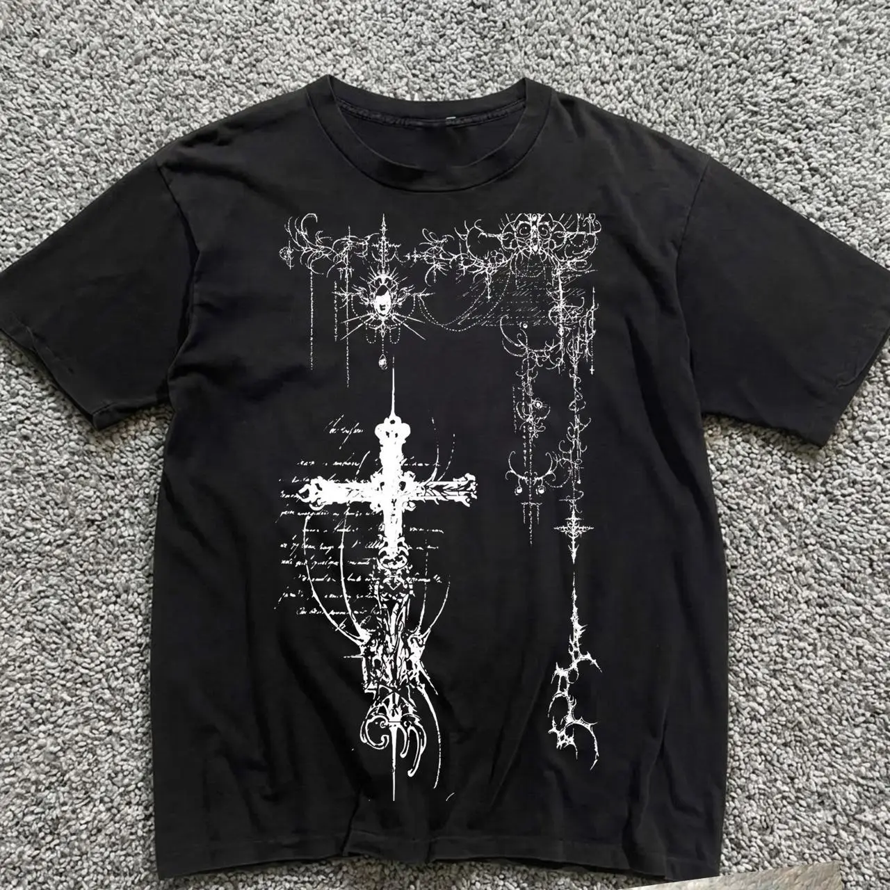Gothic Cross Graphic Tee, Black Dark Aesthetic T-Shirt, Vintage Ornate Cross Shirt, Y2K Grunge Streetwear Top, Alternative Graphic Tee
