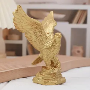 Eagle Ornament Modern Light Luxury Office Desk Decor Suitable for Opening Ceremonies Housewarming Promotions Gift Creative Craftsmanship, Elegant Office Decor for Success