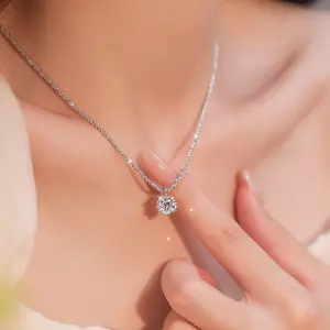 Women's Non-Fade Titanium Steel Starry Sky Necklace - Star Motif Star Embellishments Jewelry, New Arrival Luxury Pendant Chain, Elegant Gift for Her, Star Embellishments Necklaces