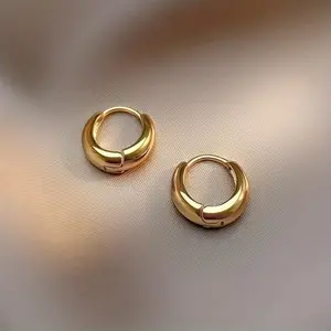 Low-allergy French-style stainless steel hoop earrings, faderesistant, comfortable and versatile, simple and elegant. These are high-quality fashionable women's earrings They are also exquisite gifts for women. ear stack