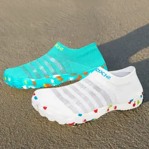 Beach swimming shoes Outdoor creek walking shoes socks shoes Men's and women's water parks Wading sea anti-skid and anti-cutting skin croc  mini  kelly 16  guard pillow  neck  pain tool