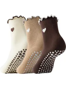 3 Pairs Heart Pattern Mid-Tube Yoga Socks, Non-Slip and Comfortable, Suitable for All Seasons, Ideal for Yoga and Daily Wear