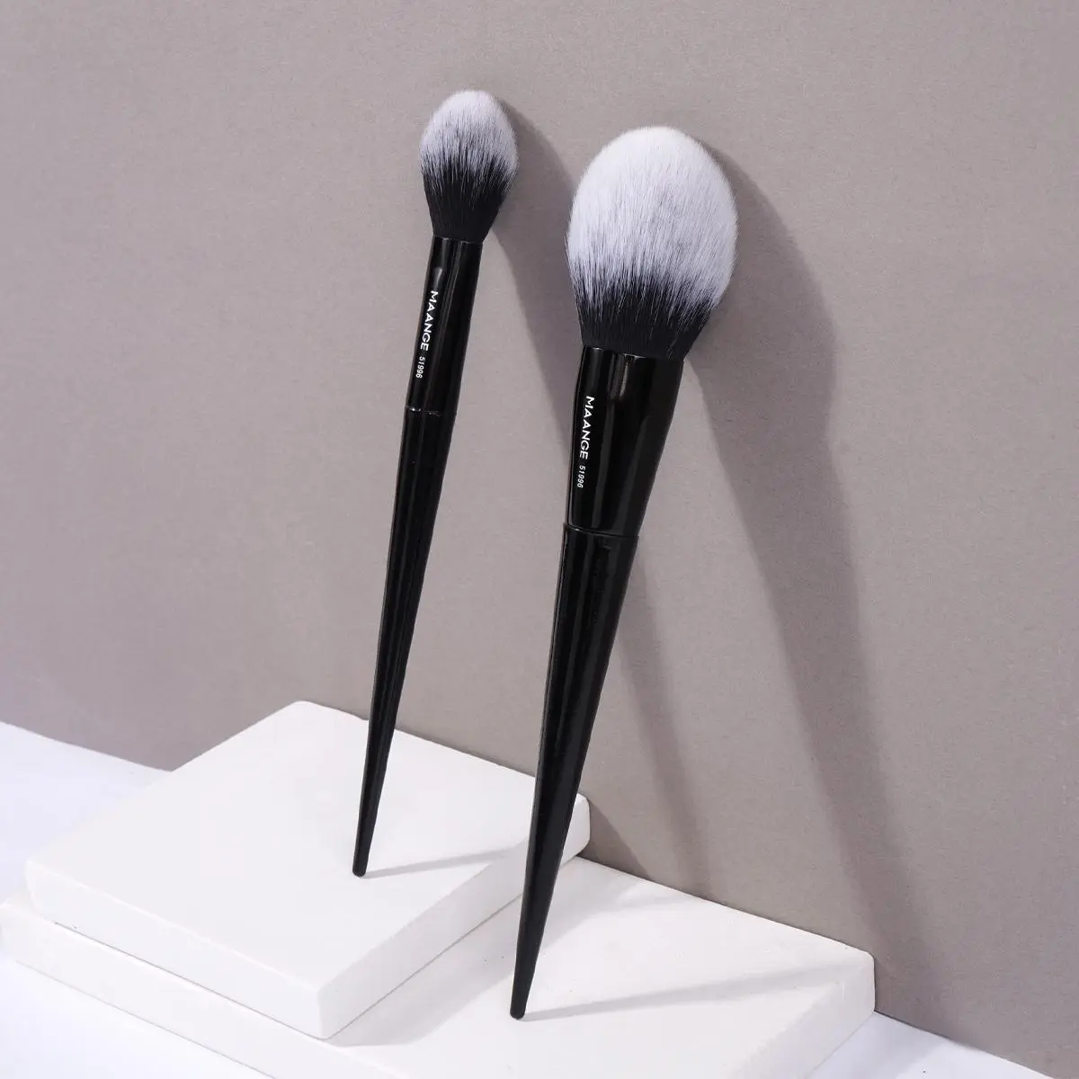Professional Face Makeup Brush Set, 2 Counts Foundation Brush & Blush Brush, Cosmetic Brushes, Makeup Tools for Powder Liquid and Cream, Cosmetics Gift for Women & Girl, Makeup Brush Kit
