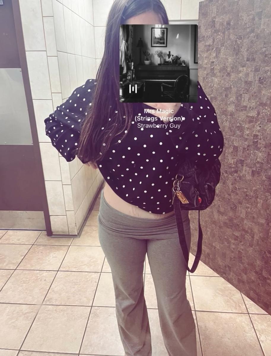 Item: BLACK AND WHITE, M