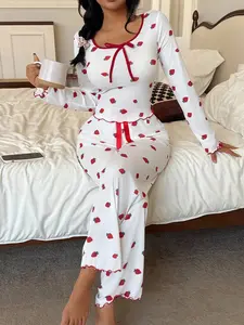 Strawberry Print Pajama Set for Girls, Sweet and Energized Style, Fitted, Long Sleeve Pants with Bow Decor, Wave Hem, Casual Home Wear, Loungewear, Nightwear