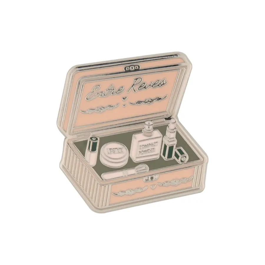 Retro Graphic Badge for Makeup Enthusiasts, Decorative Beauty Icons Pin for Luggage & Bags, Functional Makeup Organization Charm, 1.2" x 1.3", 3 X 3.3 Cm, Bags Accessory, Functional Charm, Makeup Theme