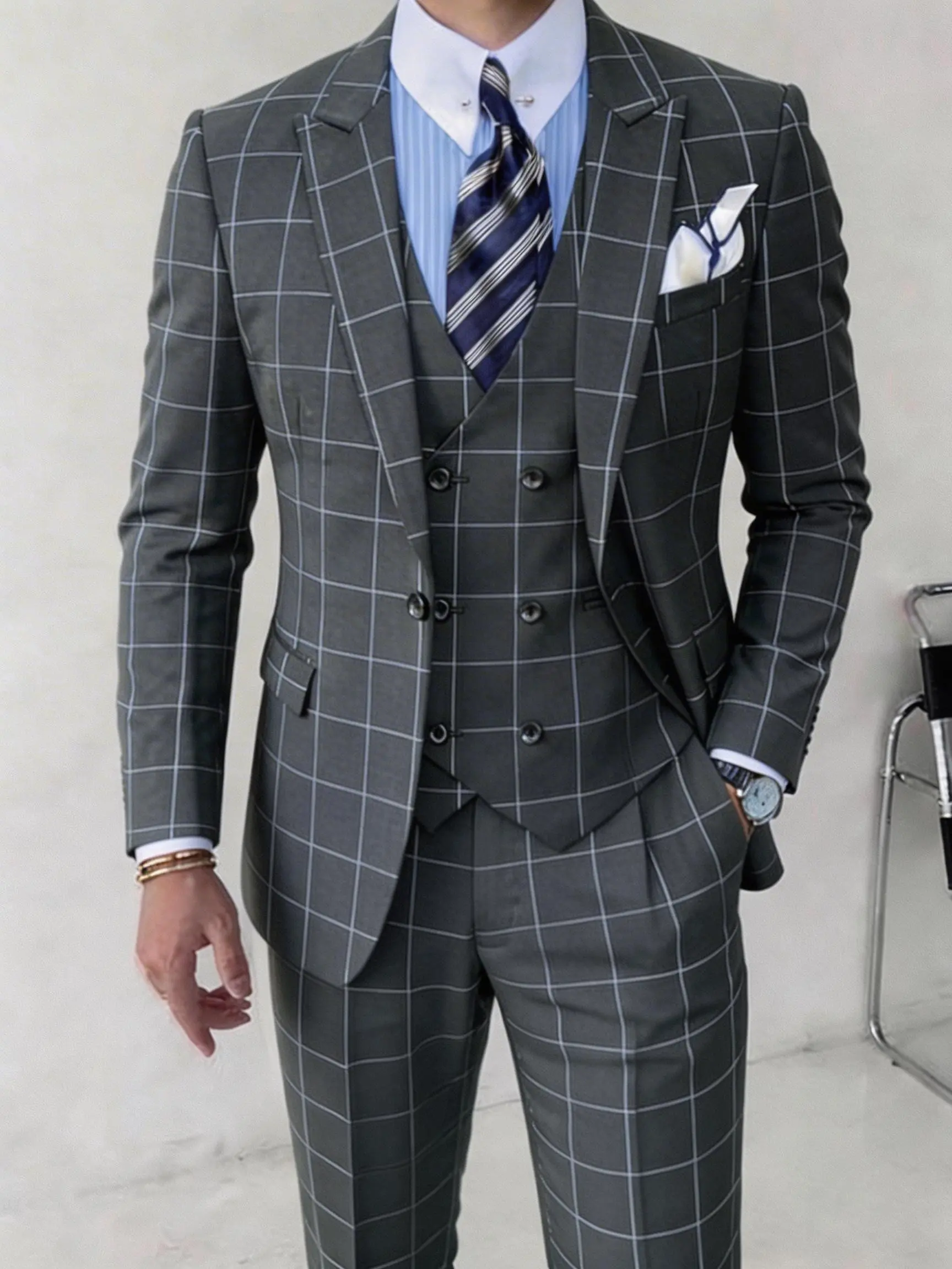 Men's Plaid Tuxedo Long Sleeve Suit - Double Breasted Three-Piece Set with Vest for Business, Casual, and Formal Events | Groom & Party Attire Elegant Menswear Classic