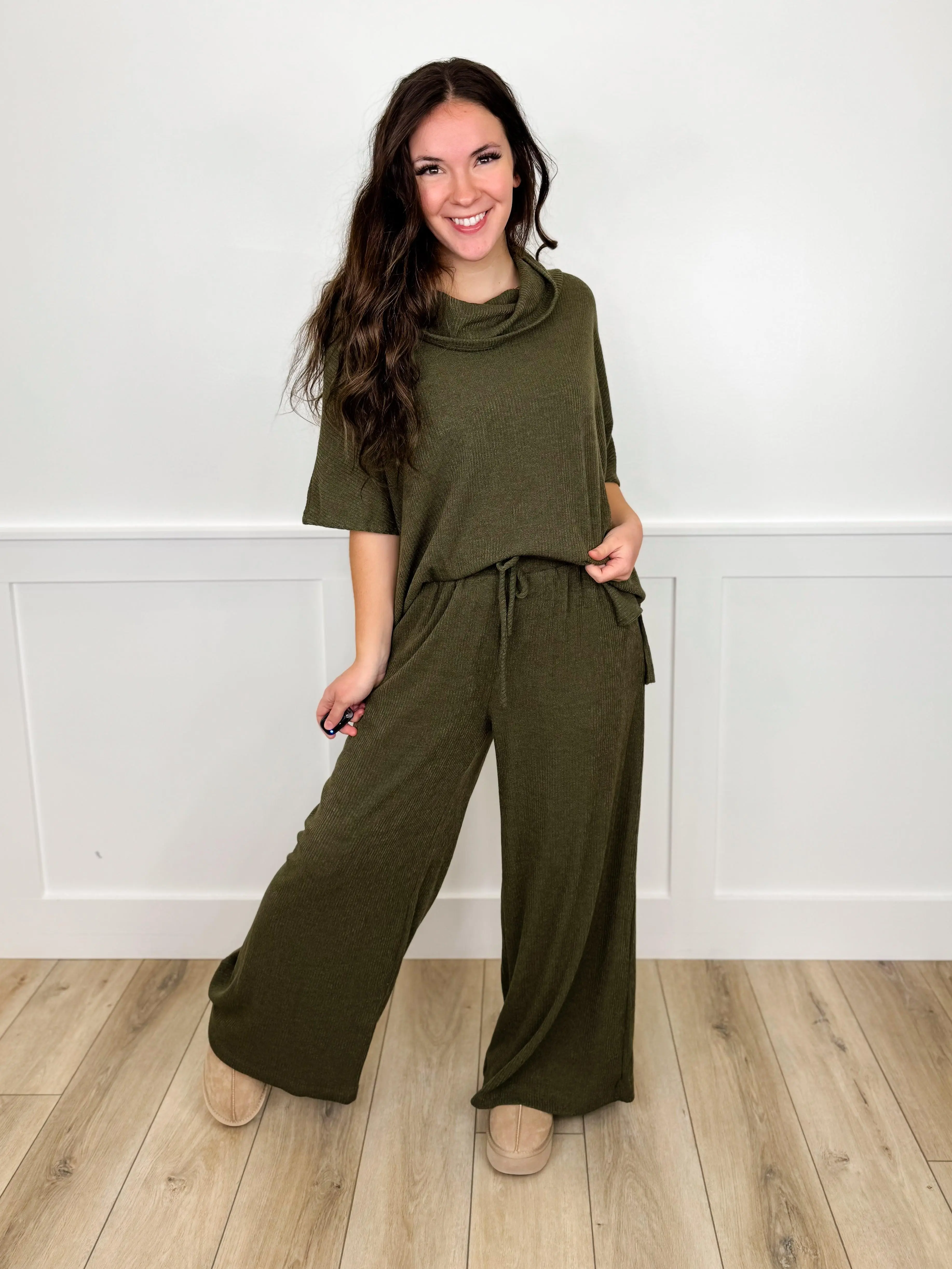 Women's Dear Scarlett Comfort Code High-Rise Cowl 2-Piece Set - Soft Ribbed Knit Fabric, Stretchy, Highly Elastic, True-to-Fit, Short Sleeve Top, Casual Bottom, 5 Colors, Ideal for Lounging, Errands
