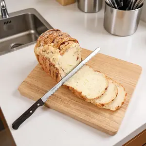Stainless Steel Bread Slicer with Non-Slip Grip - Durable Coarse Teeth Knife for Effortless Slicing of Toast and Cake (1 Count)