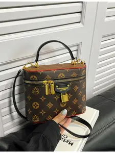 Korean Makeup Bag, Full Body Printed, Vintage Vanity Bag, Large Capacity Portable Multi-Functional Storage, Suitable for Cosmetics Jewelry and Earphones