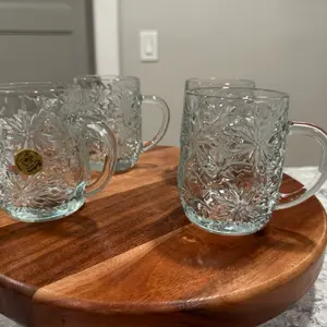 Juego de 4 tazas linea fantasia. Princess House