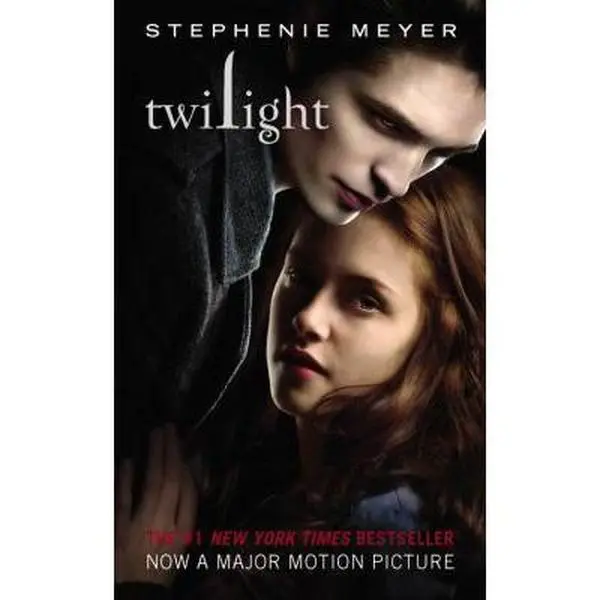 USED Book - Twilight by Stephenie Meyer (Paperback) - english