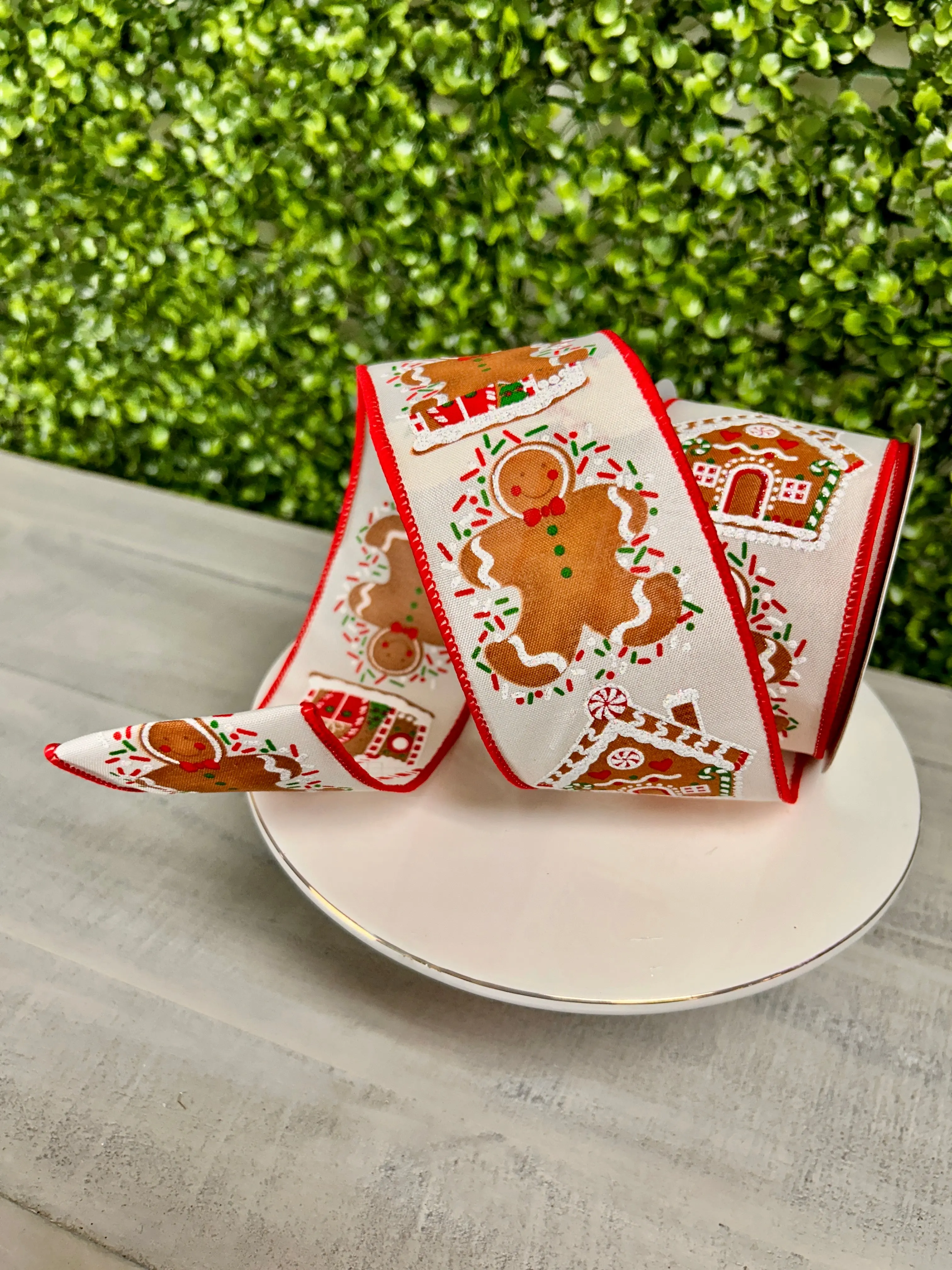 2.5 Inch By 10 Yard Gingerbread Man And House Ribbon